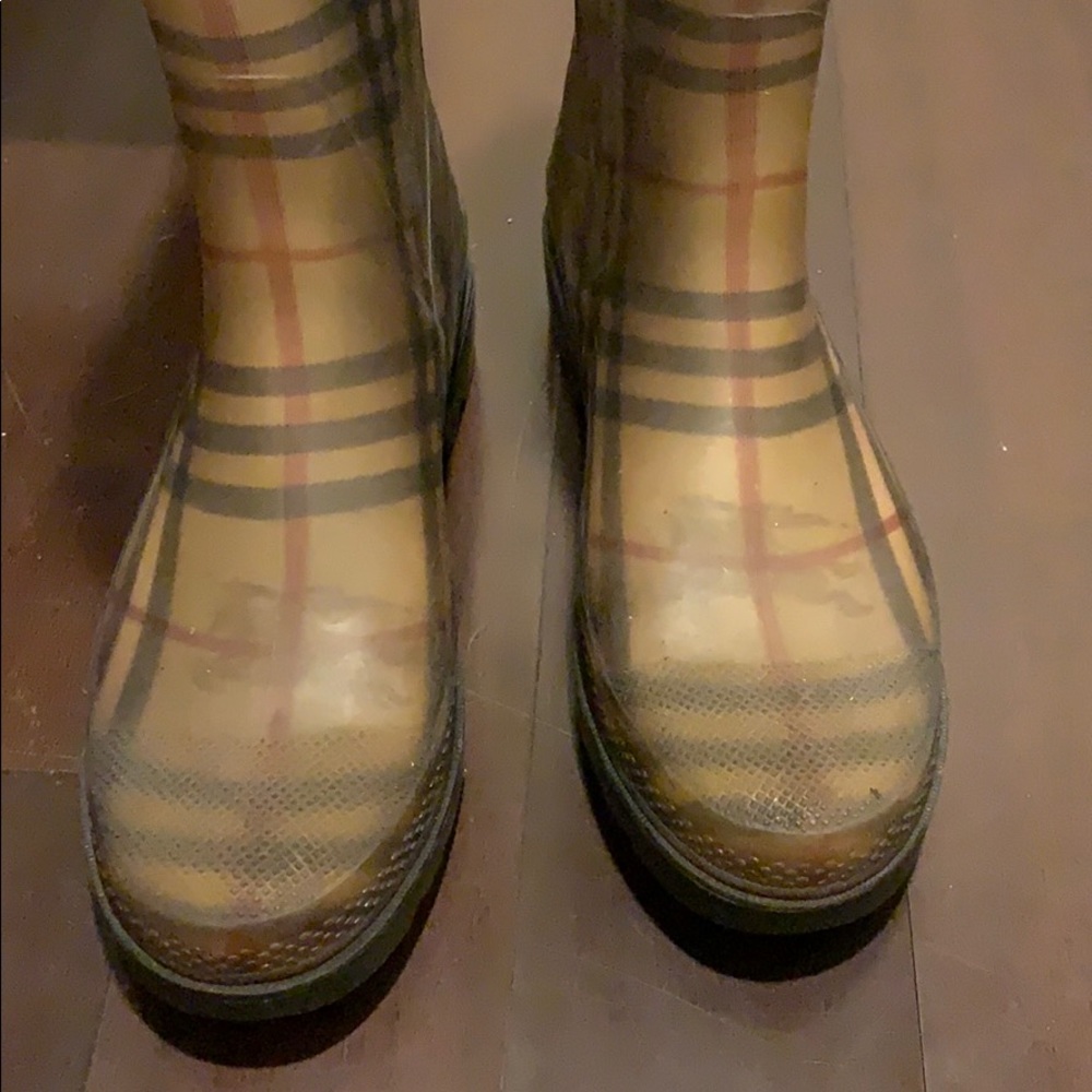 Authentic Burberry Nova Rainboots - Picture 6 of 8